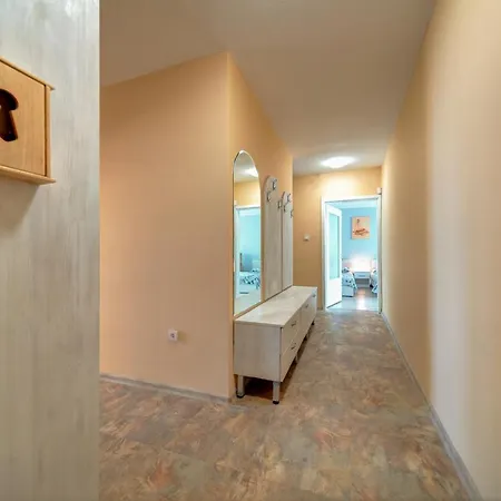 Апартамент Daisy - 3 And Kitchen In Lazur