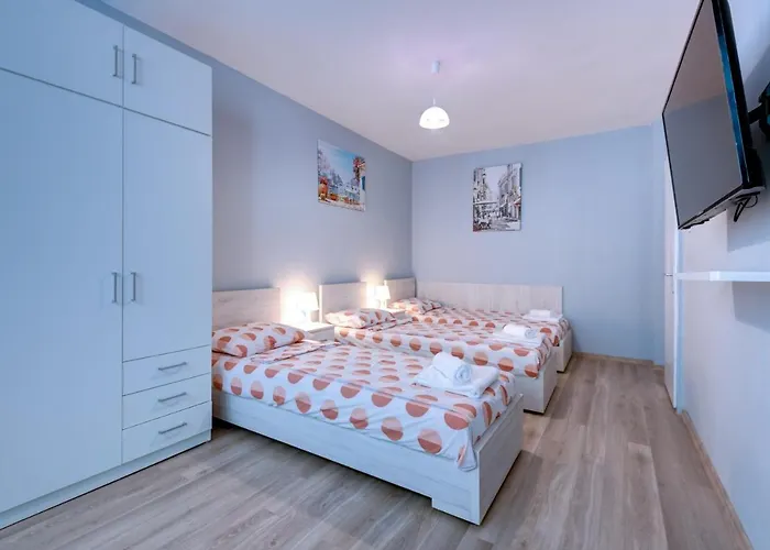 Апартаменти Daisy - 3 And Kitchen In Lazur