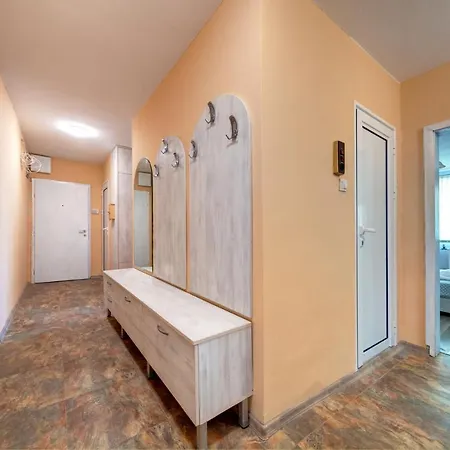 Daisy - 3 And Kitchen In Lazur